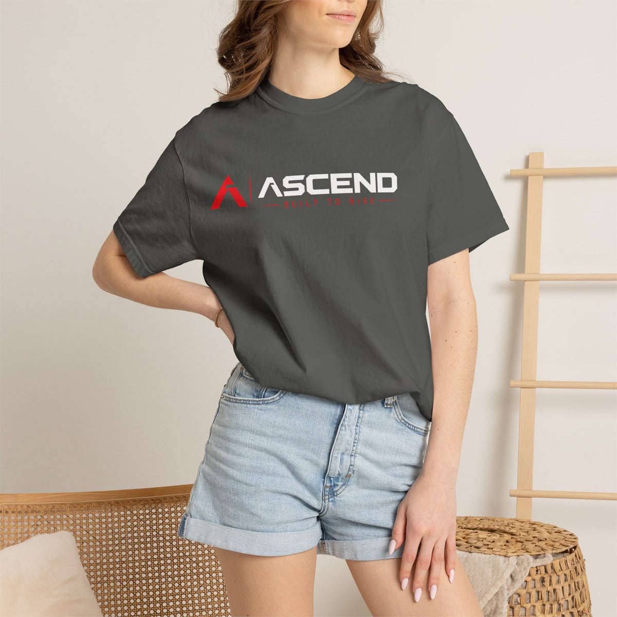 T-Shirt "Built to Rise" Minimalist Logo Tee